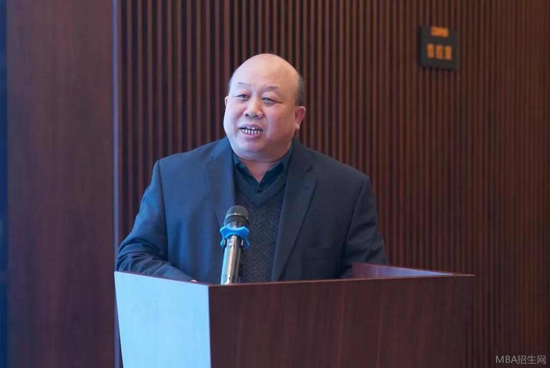 上海師范大學商學院副院長 王周偉